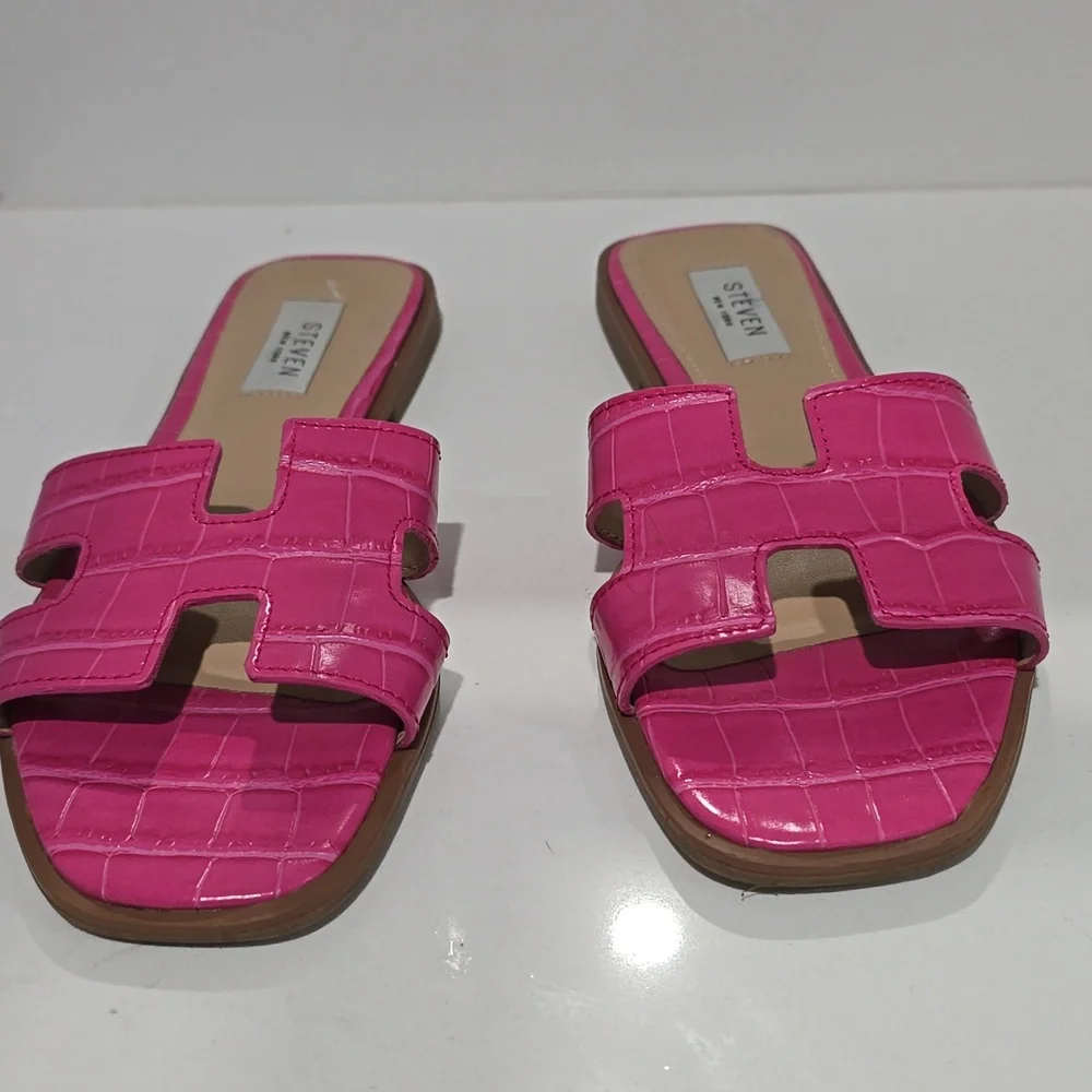 STEVEN NEW YORK Pink Croc-Embossed Slide Sandals - Picture 3 of 7